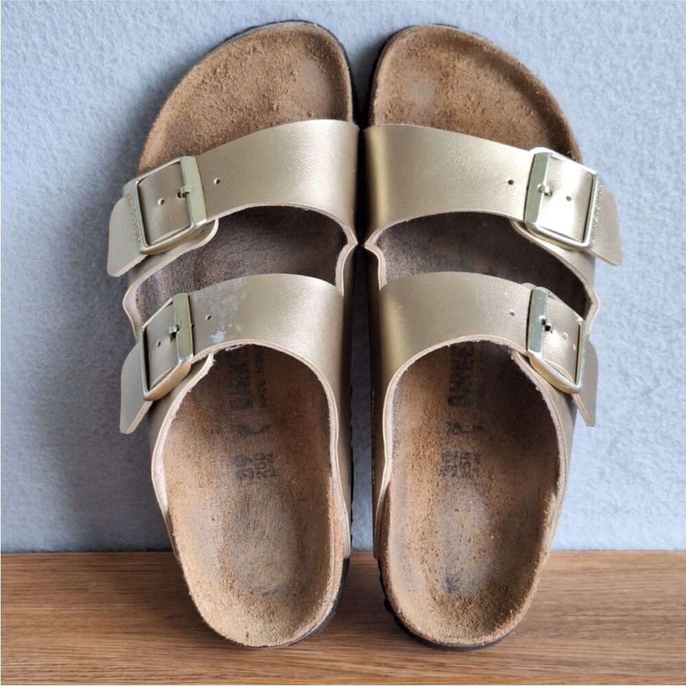 Metallic Gold Birkenstocks size 39 narrow